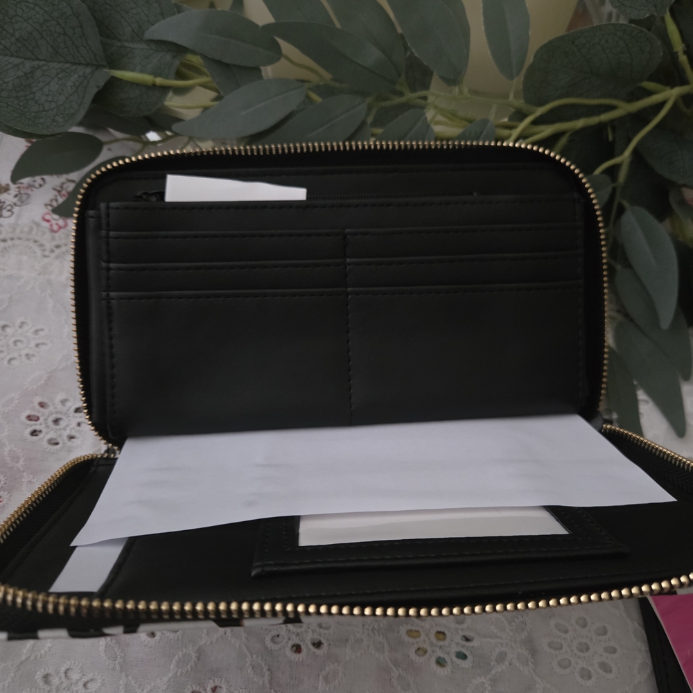 Betsey Johnson Black and White Heart Print Wallet - Picture 6 of 6